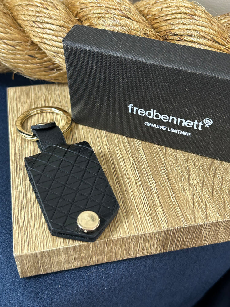 Fred Bennett | Leather Keyring With Engravable Tag