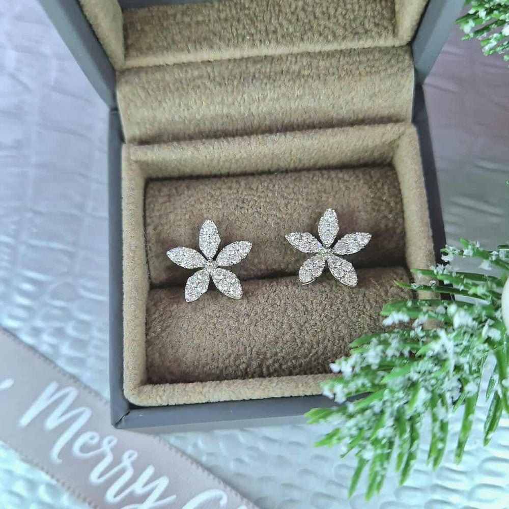 18ct White Gold Diamond Flower Stud Earrings