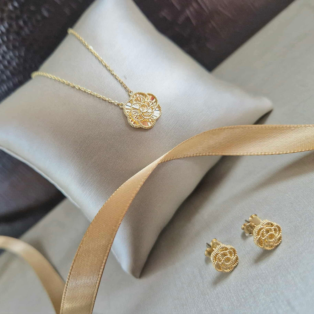 9ct Yellow Gold Romantic Floral Necklace