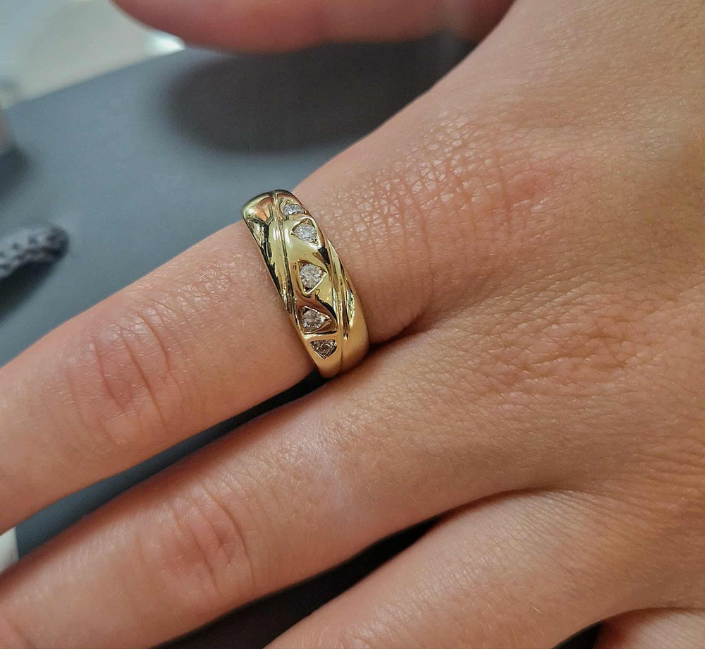 9ct Yellow Gold Diamond Ring