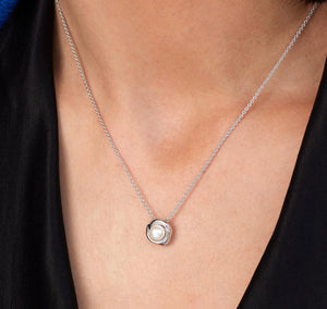 Kit Heath | Bevel Trilogy Pearl Necklace