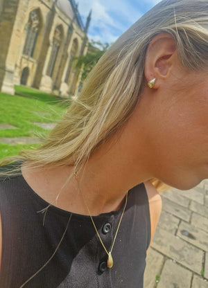 9ct Yellow Gold Ridged Teardrop Necklace