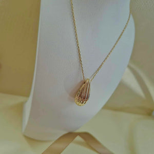 9ct Yellow Gold Ridged Teardrop Necklace