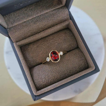 9ct Yellow Gold Diamond & Oval Garnet Ring
