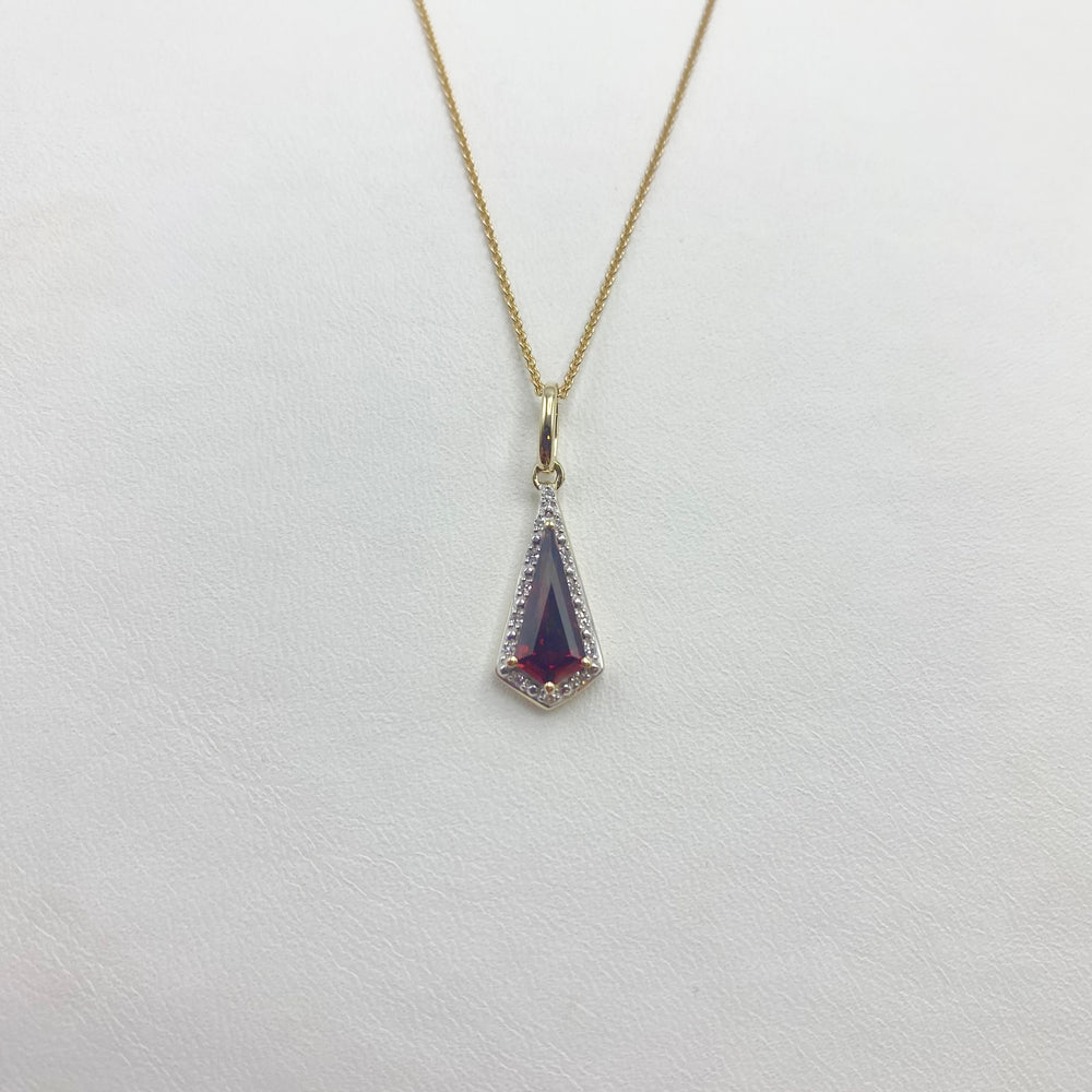 
            
                Load image into Gallery viewer, 9ct Yellow Gold, Trapeze Cut Garnet and Diamond Necklace
            
        