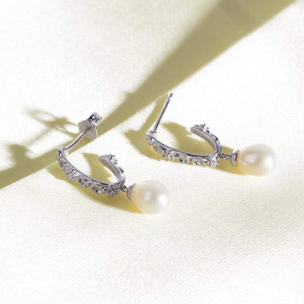 Kit Heath | Blossom Flyte Honey Flower Pearl Oval Hoop Earrings