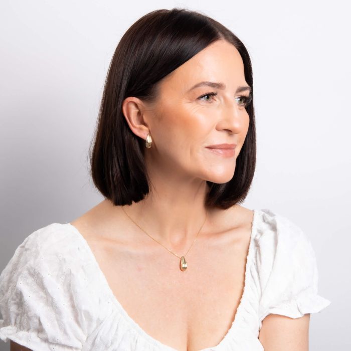 9ct Yellow Gold Ridged Teardrop Necklace