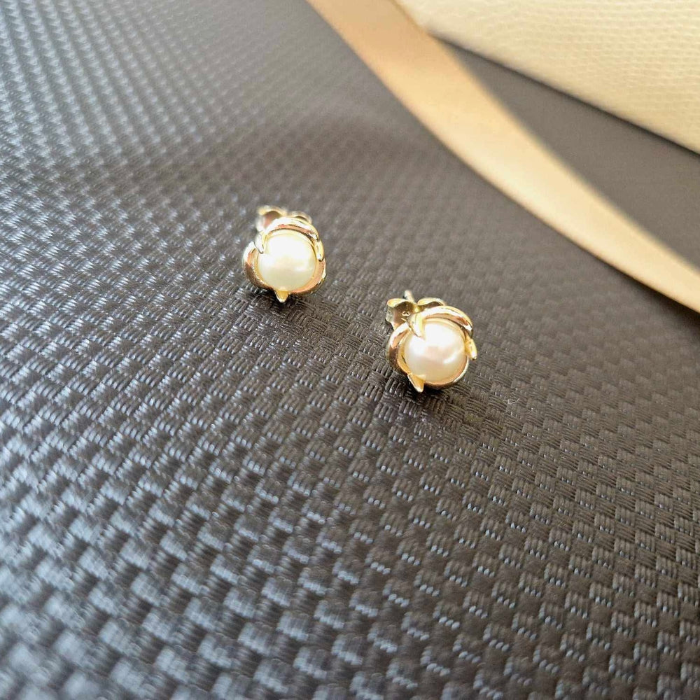 9ct Yellow Gold Petal Set Pearl Stud Earrings