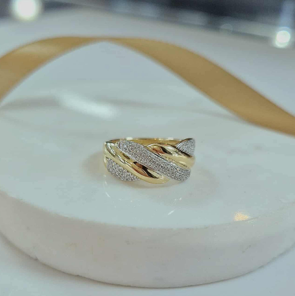 9ct Yellow Gold Diamond Swirl Ring