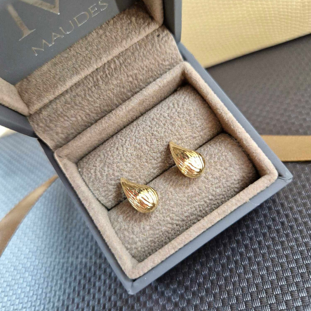 9ct Yellow Gold Ridged Teardrop Stud Earrings