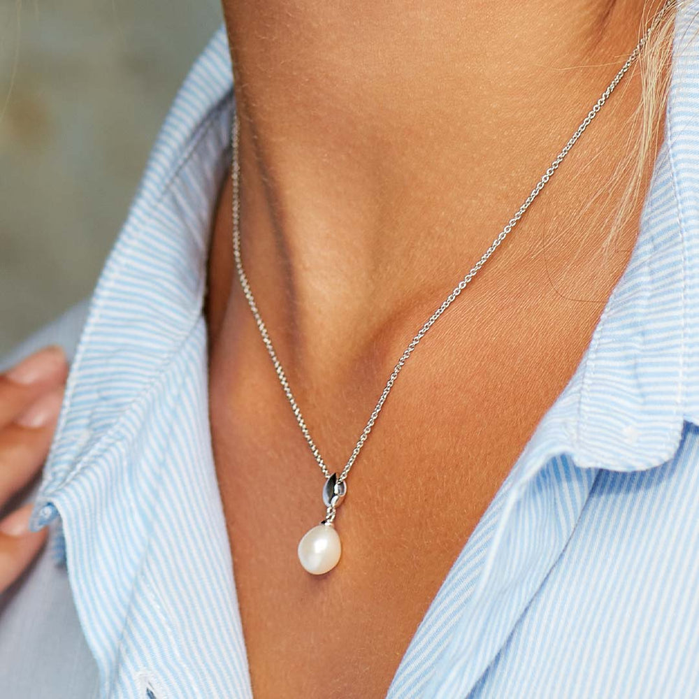 Kit Heath | Pebble Pearl Necklace