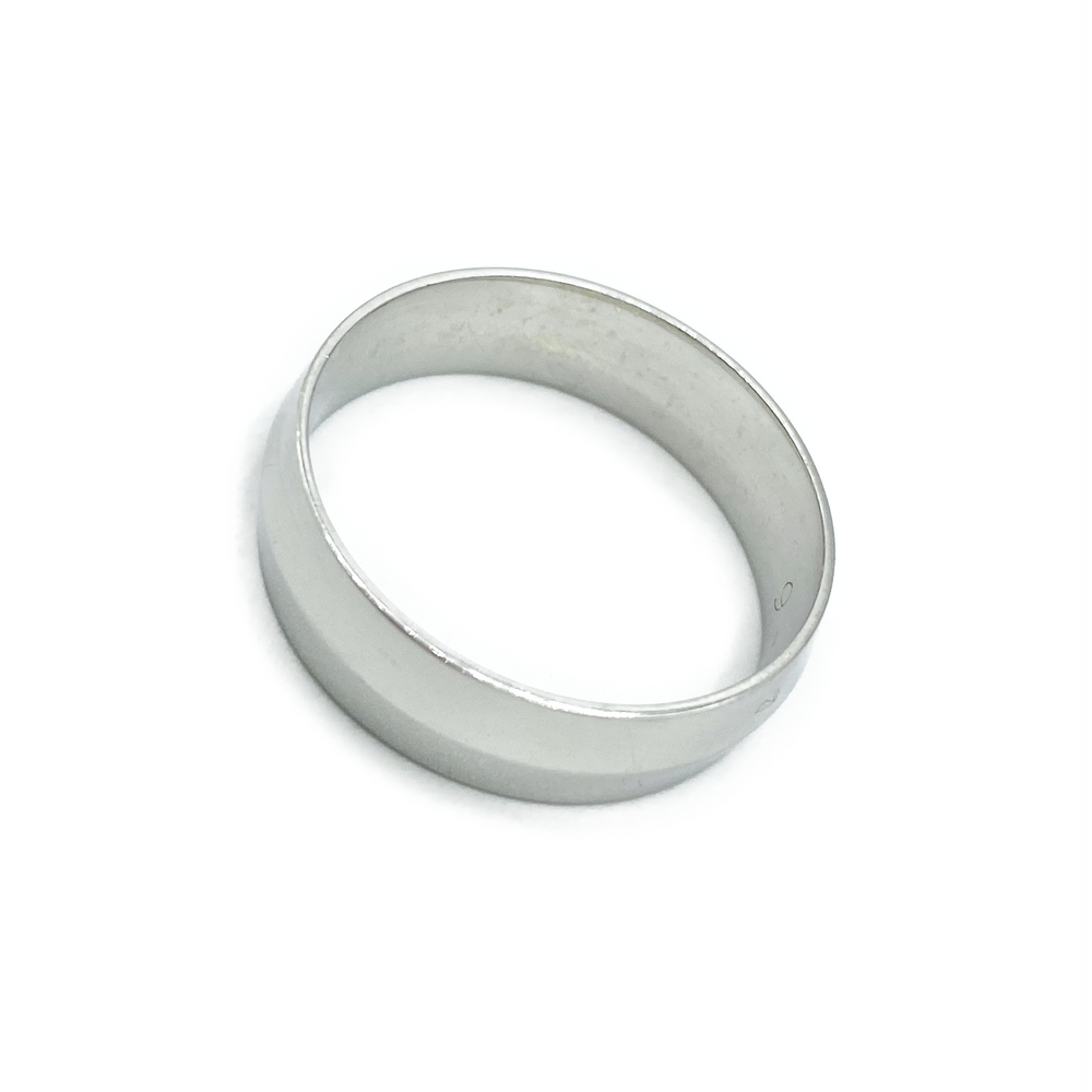 9ct White Gold Angular Shaped Gents Wedding Ring