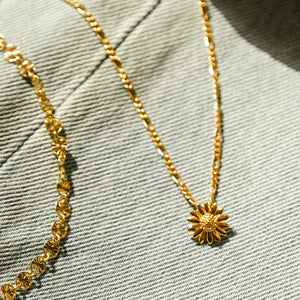 English Daisy 18ct Gold Plated Necklace