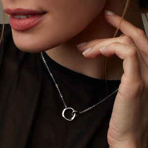 
            
                Load image into Gallery viewer, Kit Heath | Bevel Cirque Link Silver Necklace
            
        