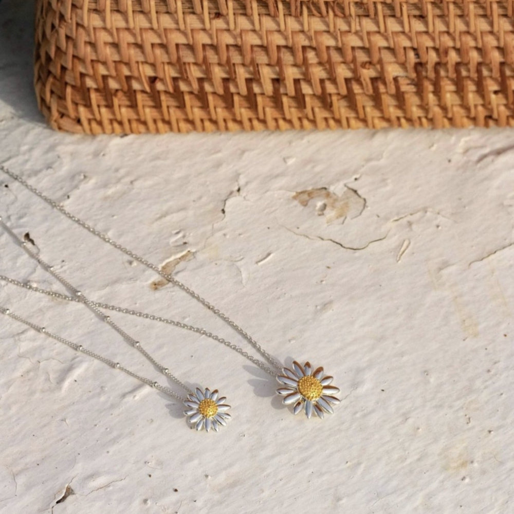 
            
                Load image into Gallery viewer, Daisy London | English Daisy Bobble Necklace
            
        