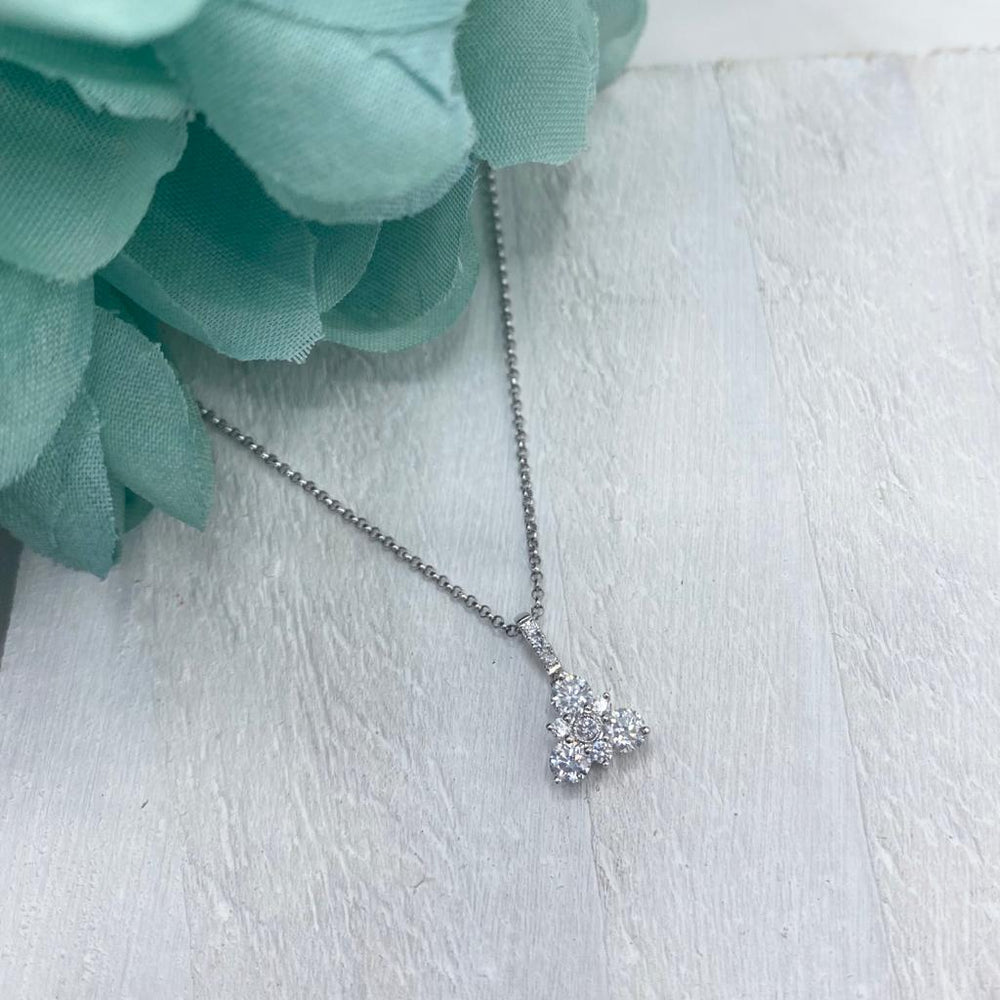 18ct White Gold Diamond Pendant And Chain. - Maudes The Jewellers